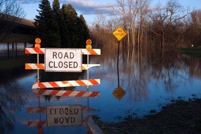 Flooded-Road-Closed-Sign-in-Michigan-000042147530_Large-2